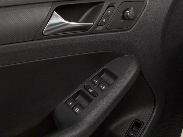 2013 Volkswagen Jetta 4dr Auto SE PZEV