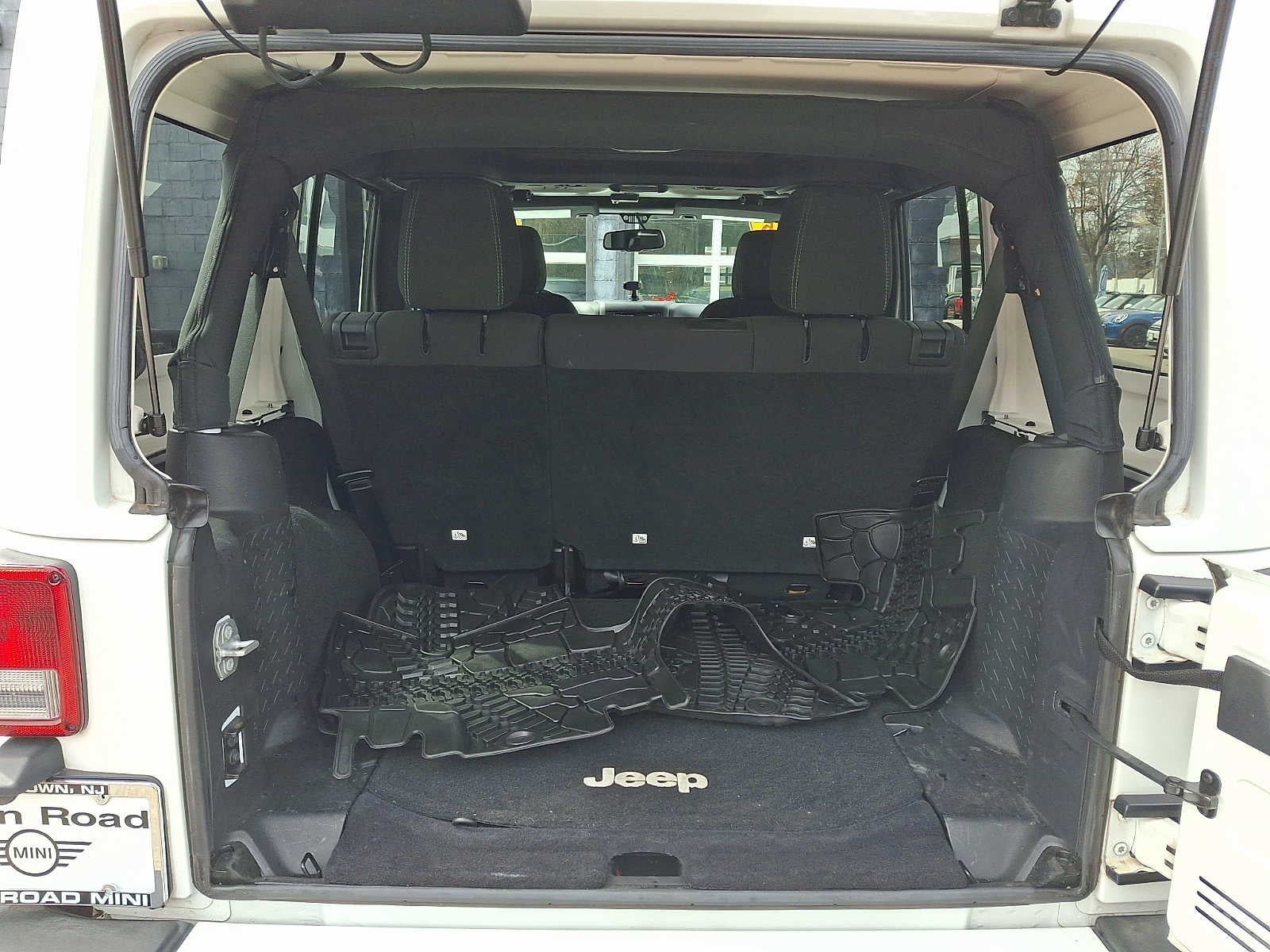 2016 Jeep Wrangler Unlimited 4WD 4dr Sahara