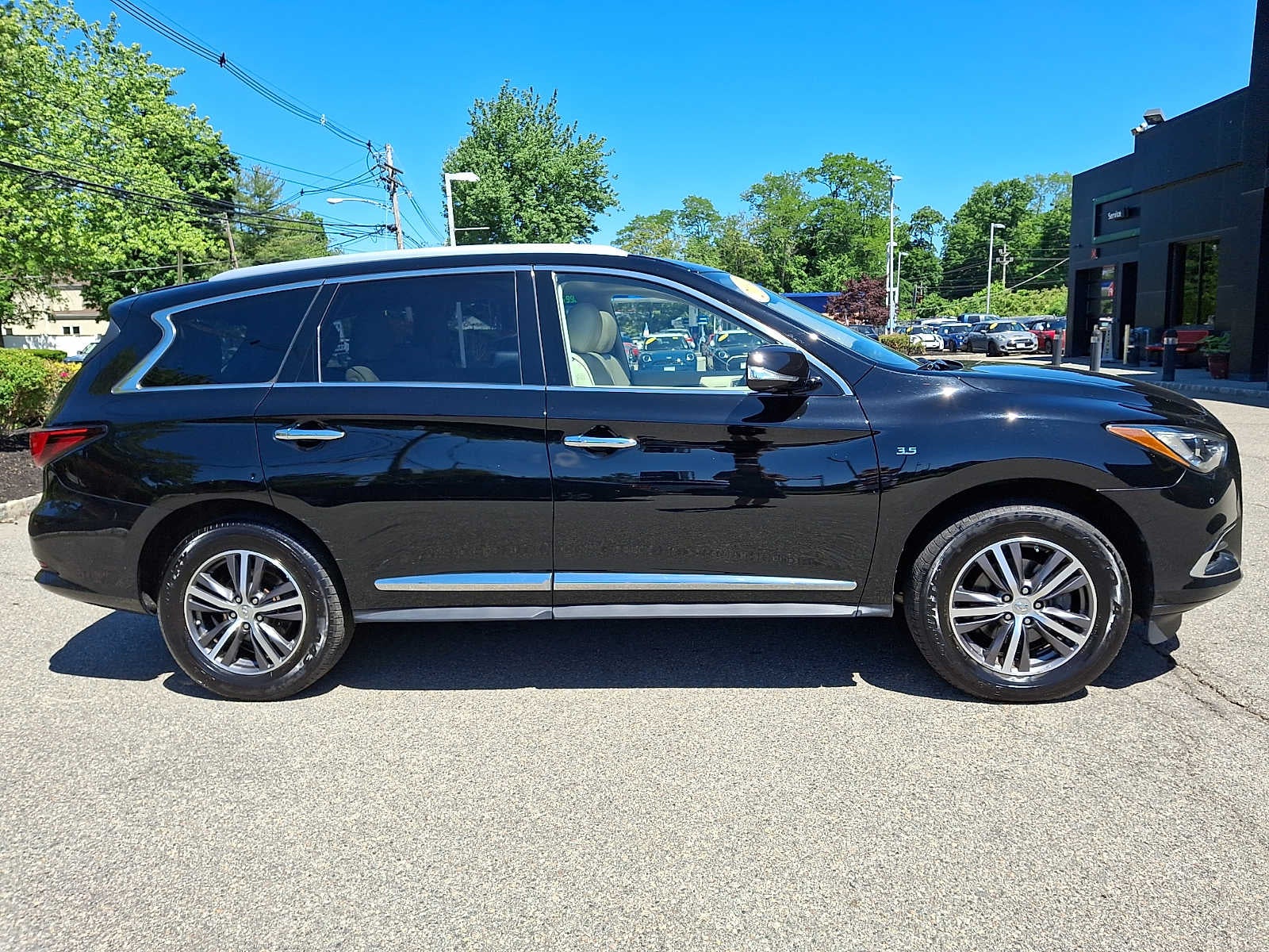 2017 INFINITI QX60 AWD