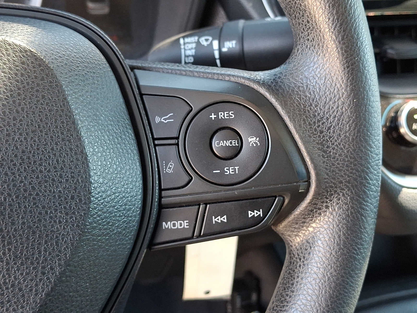 2021 Toyota Corolla LE - Photo 21