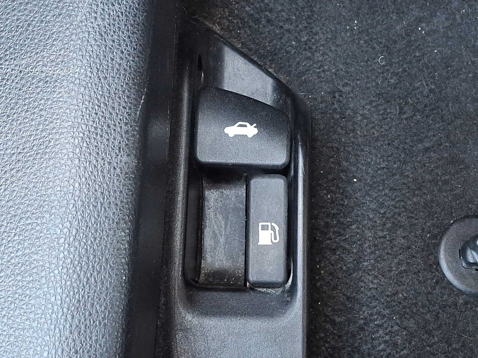 2021 Toyota Corolla LE - Photo 26