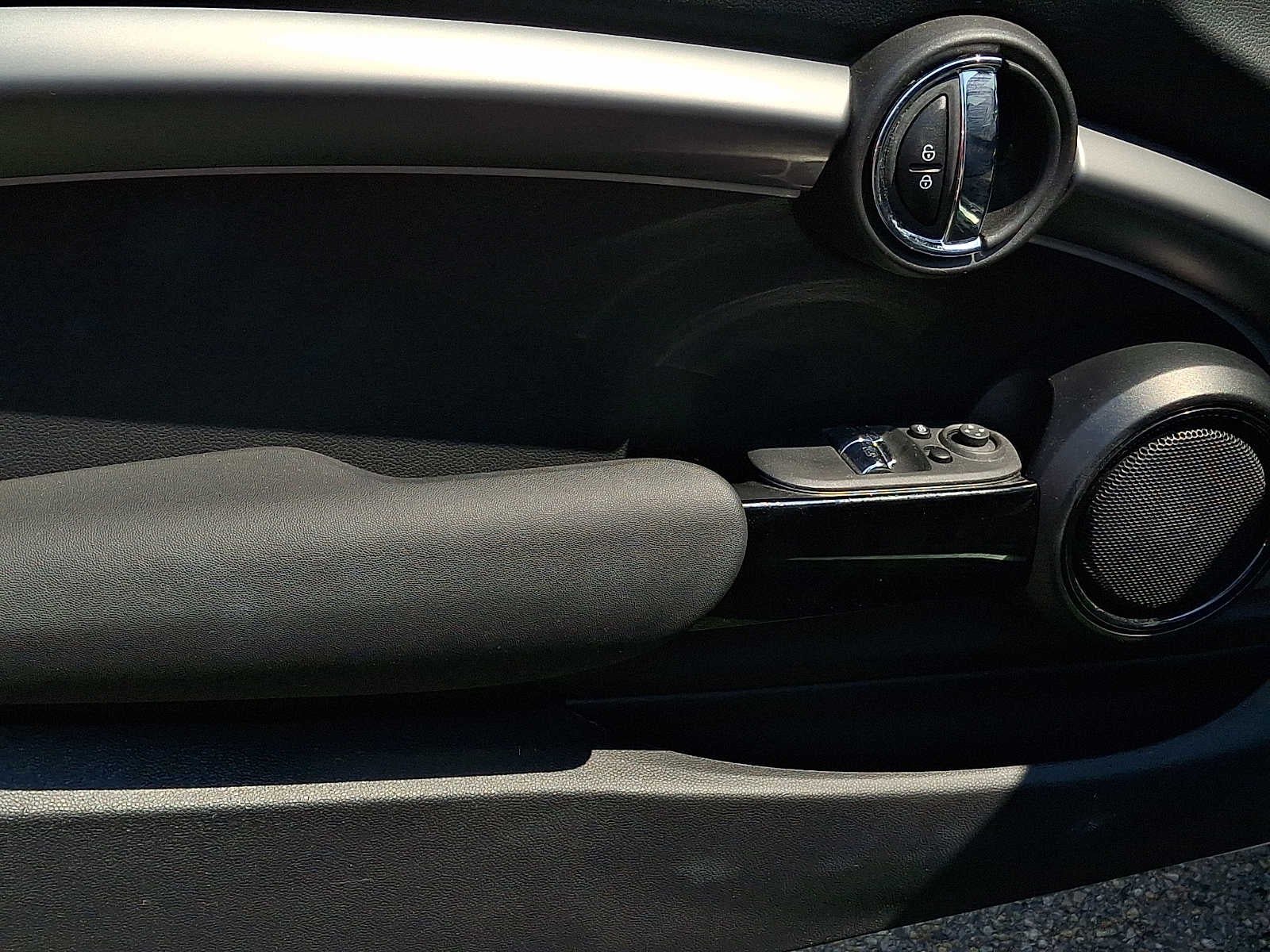 2024 MINI Hardtop 2 Door Base - Photo 10