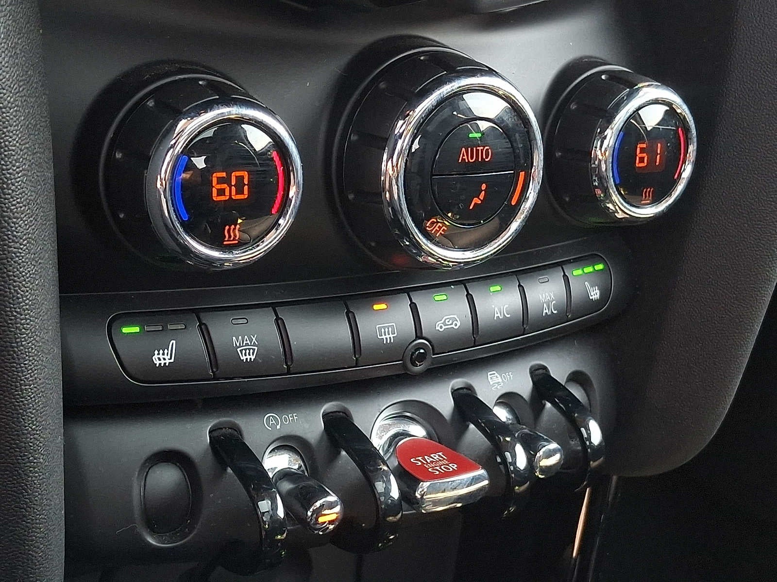 2024 MINI Hardtop 2 Door Base - Photo 15