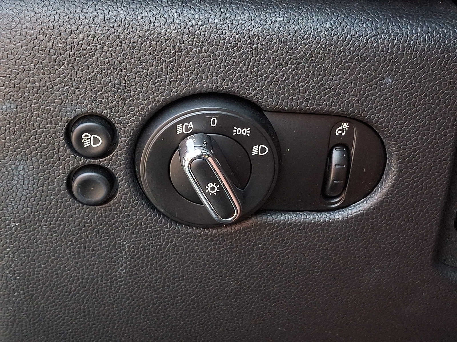 2024 MINI Hardtop 2 Door Base - Photo 24