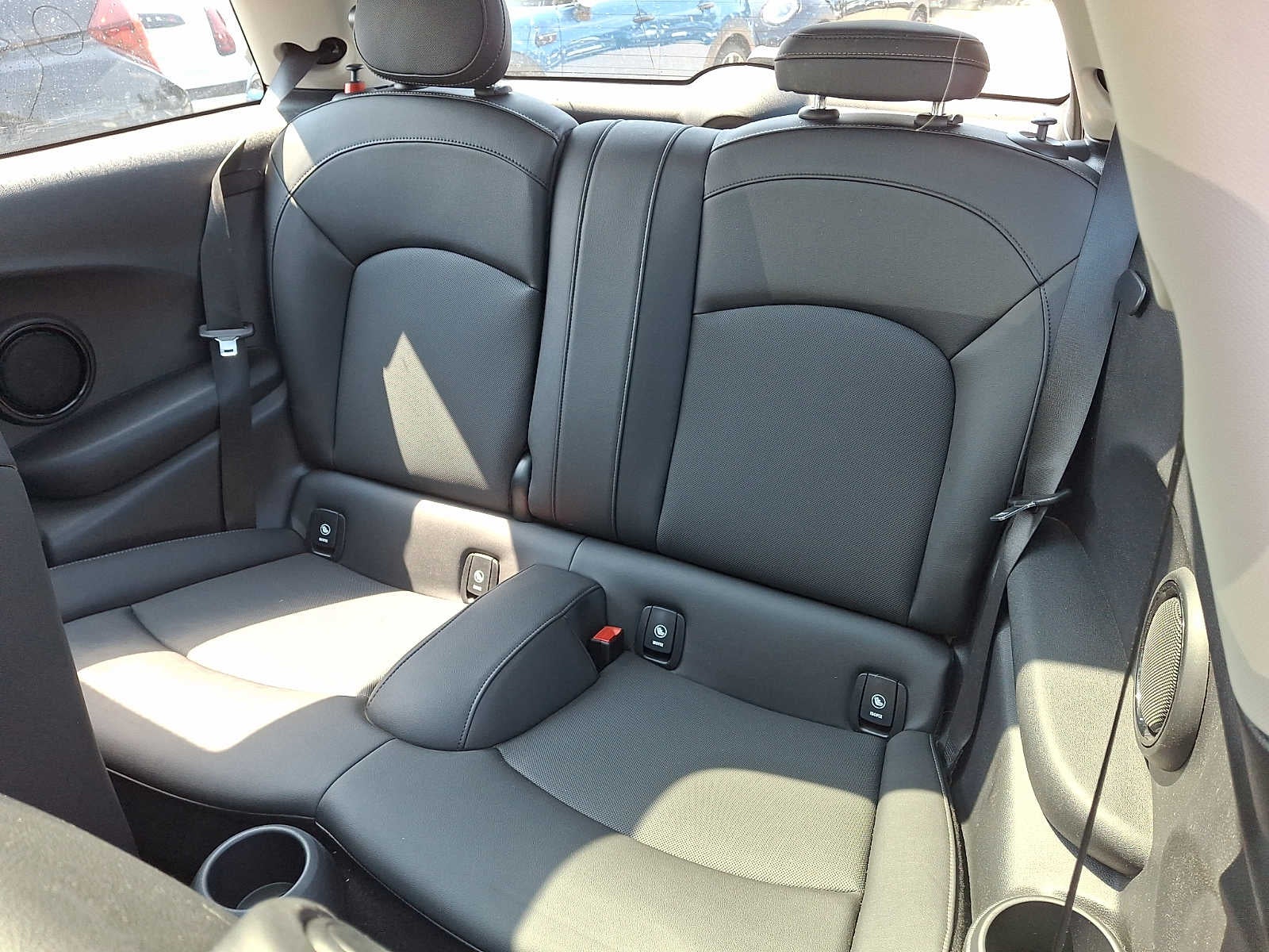 2024 MINI Hardtop 2 Door Base - Photo 9
