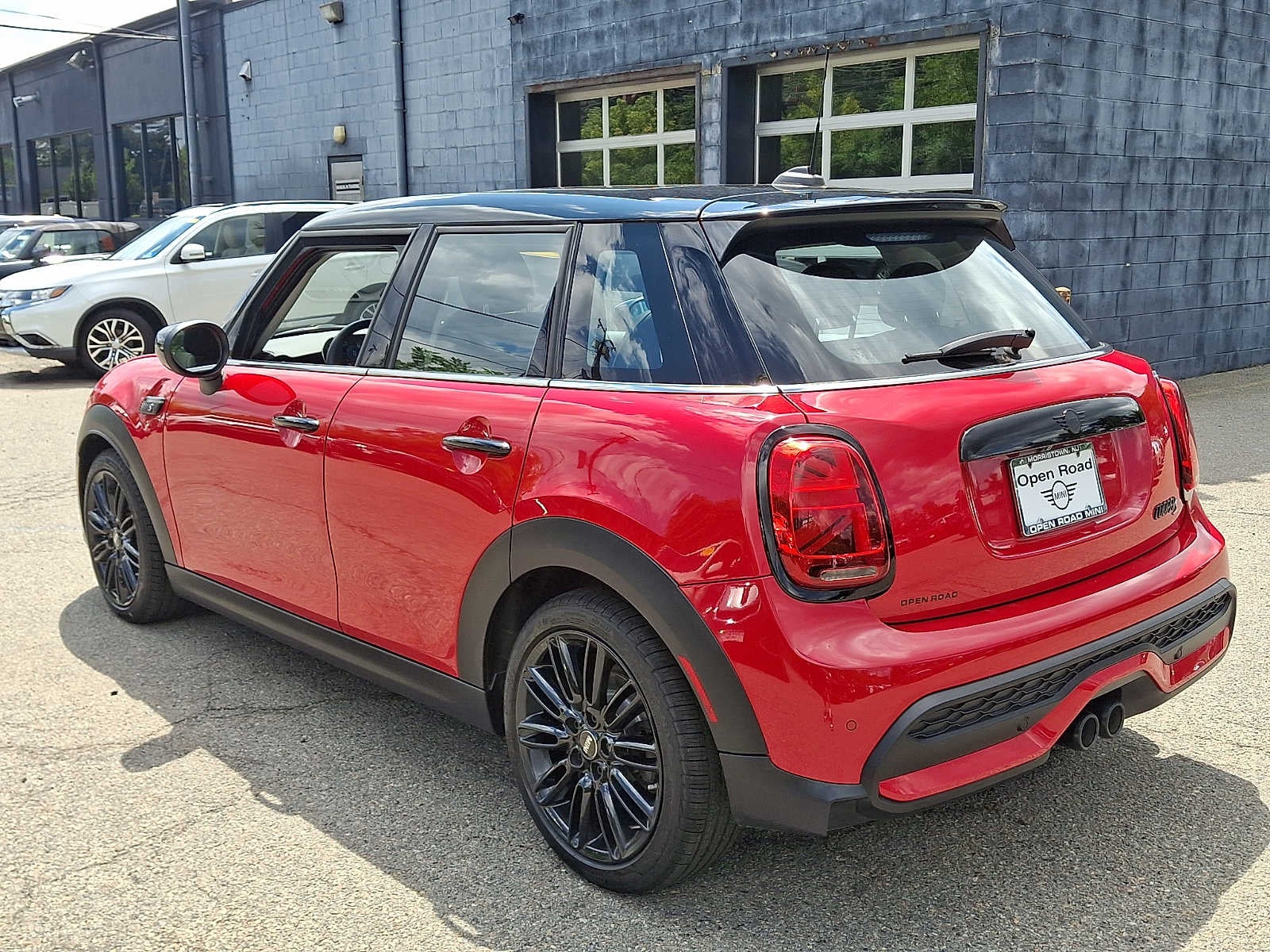 2024 MINI Hardtop 4 Door S - Photo 4