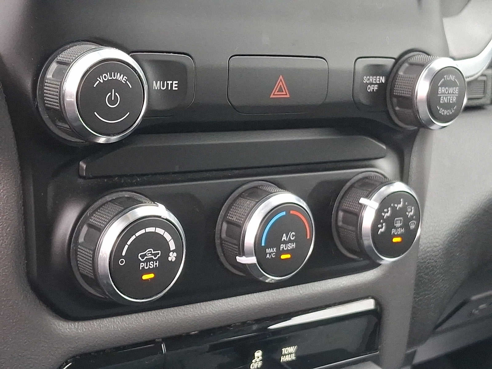 2020 RAM 1500 Big Horn 4x4 Crew Cab 57 Box