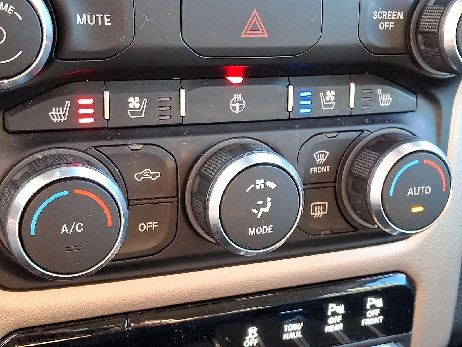 2022 RAM 1500 Laramie 4x4 Crew Cab 57 Box