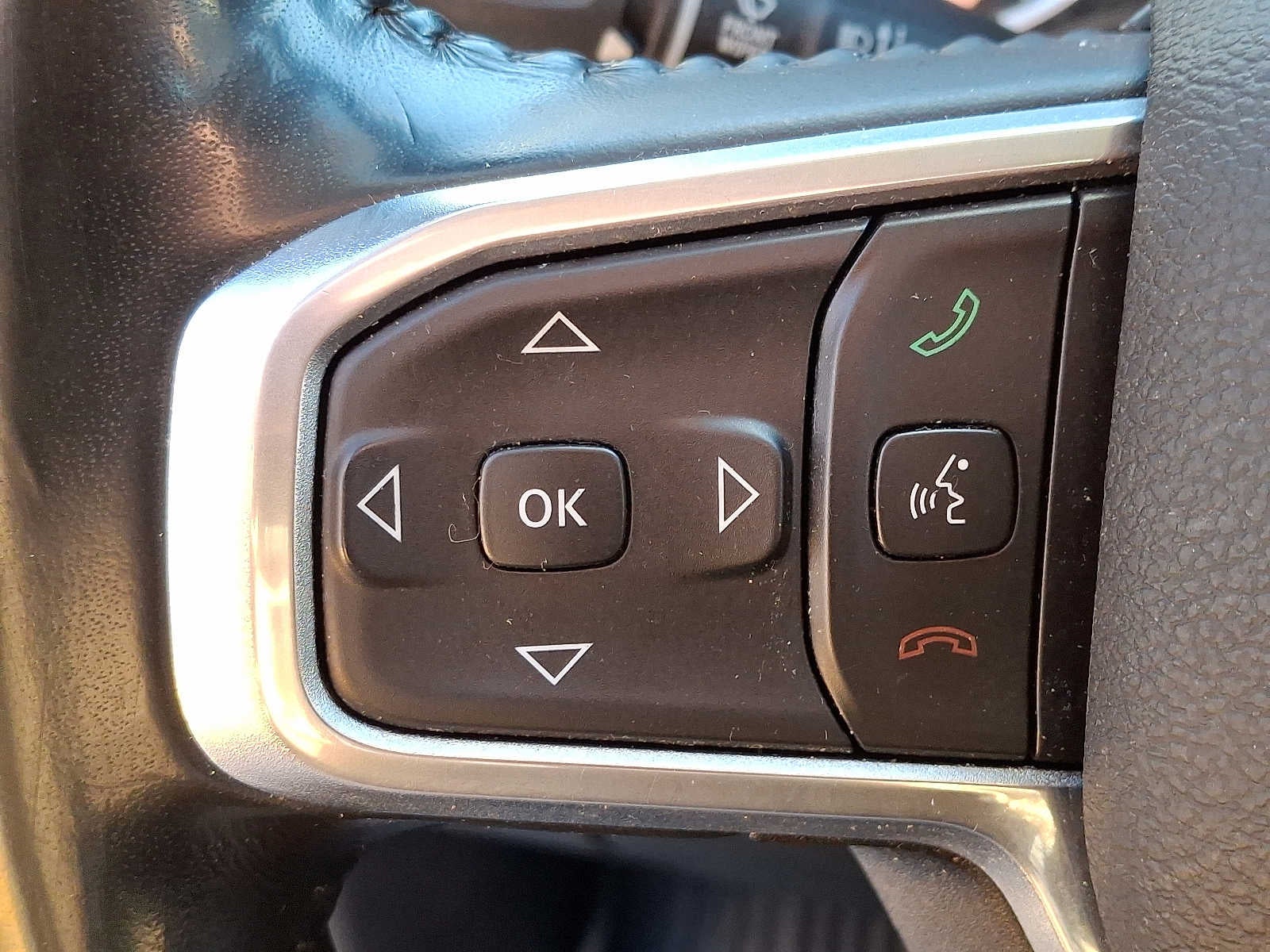 2022 RAM 1500 Laramie 4x4 Crew Cab 57 Box