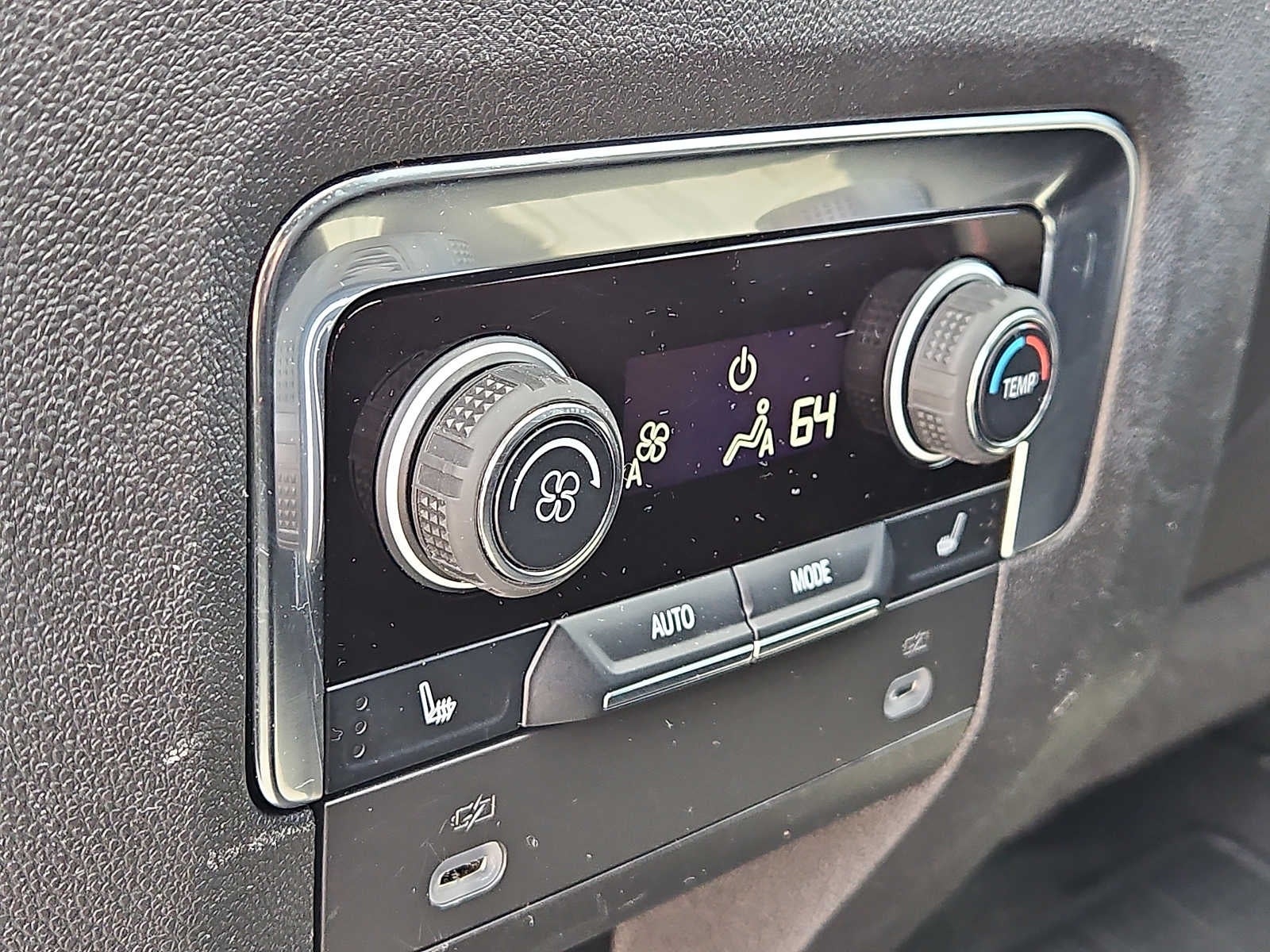 2024 Chevrolet Suburban 4WD 4dr RST