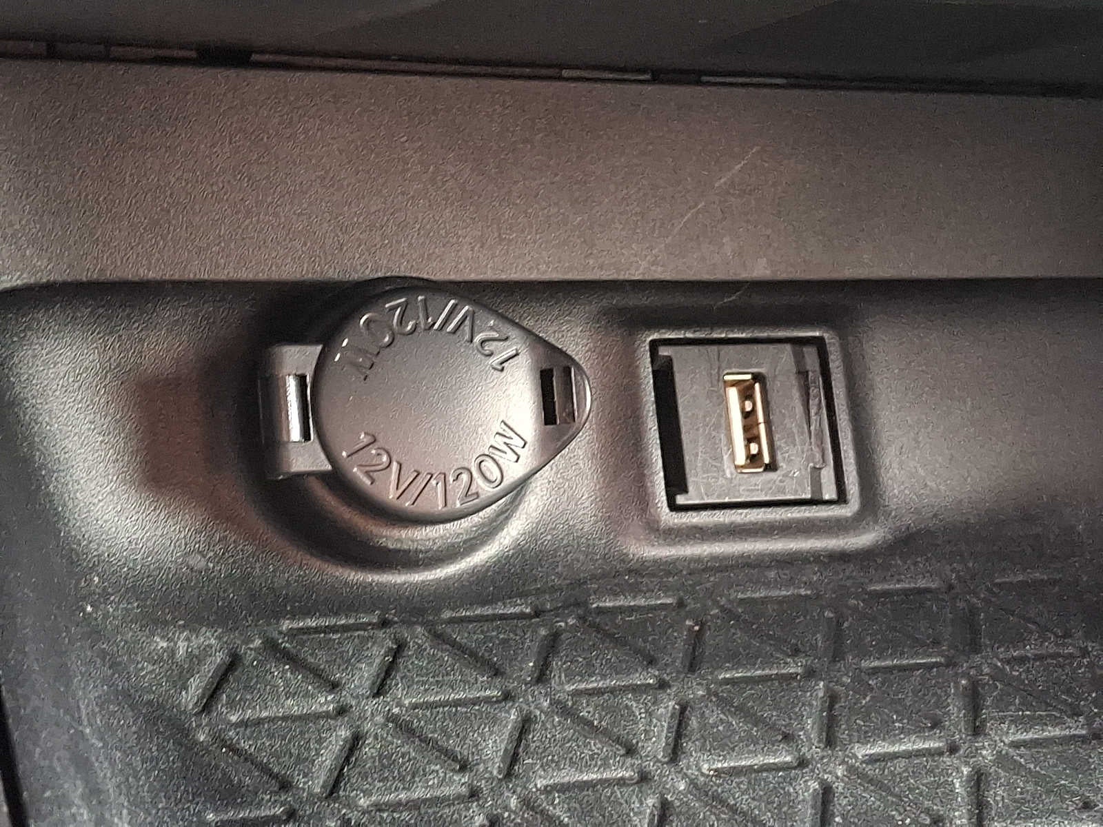 2020 Toyota RAV4 LE AWD