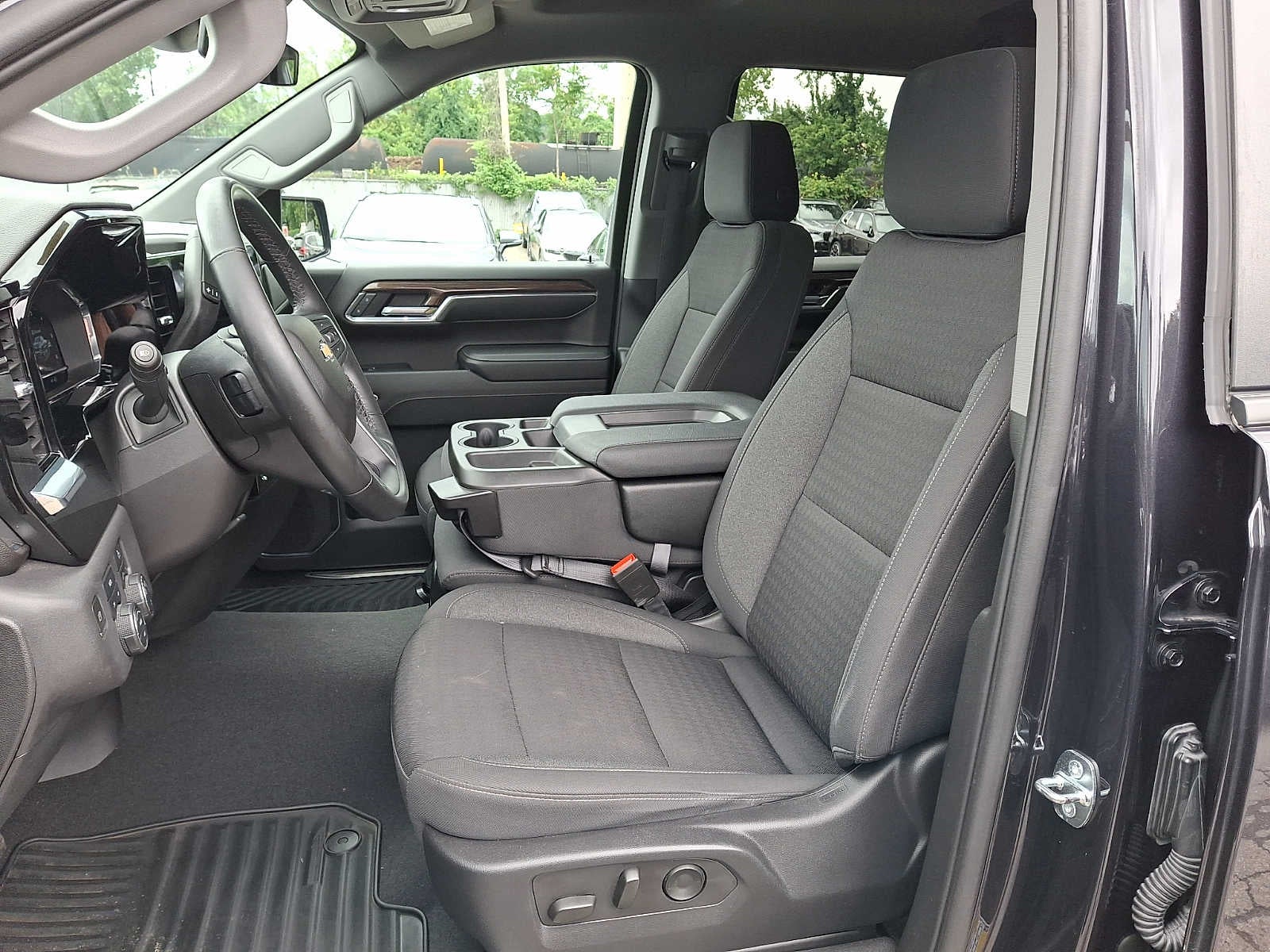 2023 Chevrolet Silverado 1500 4WD Crew Cab 147 LT w/2FL