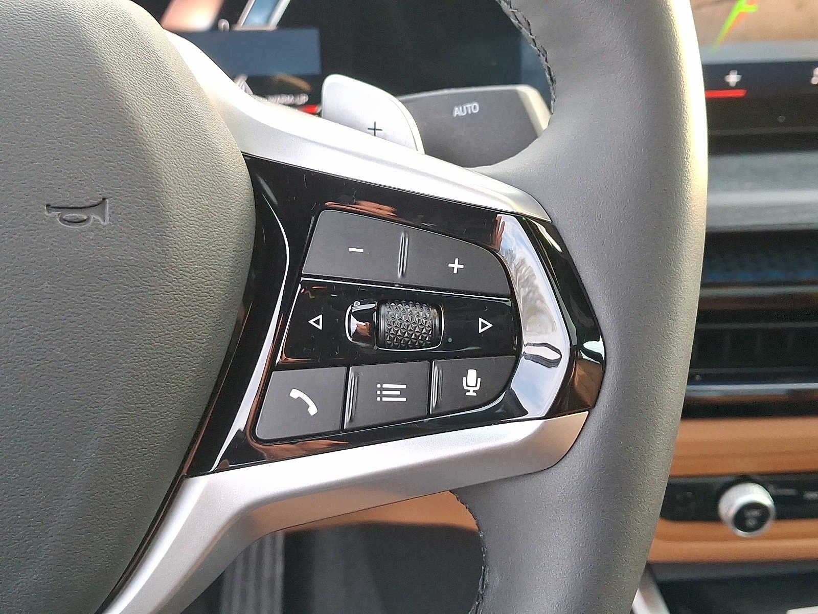 2025 BMW 3 Series 330i xDrive Sedan