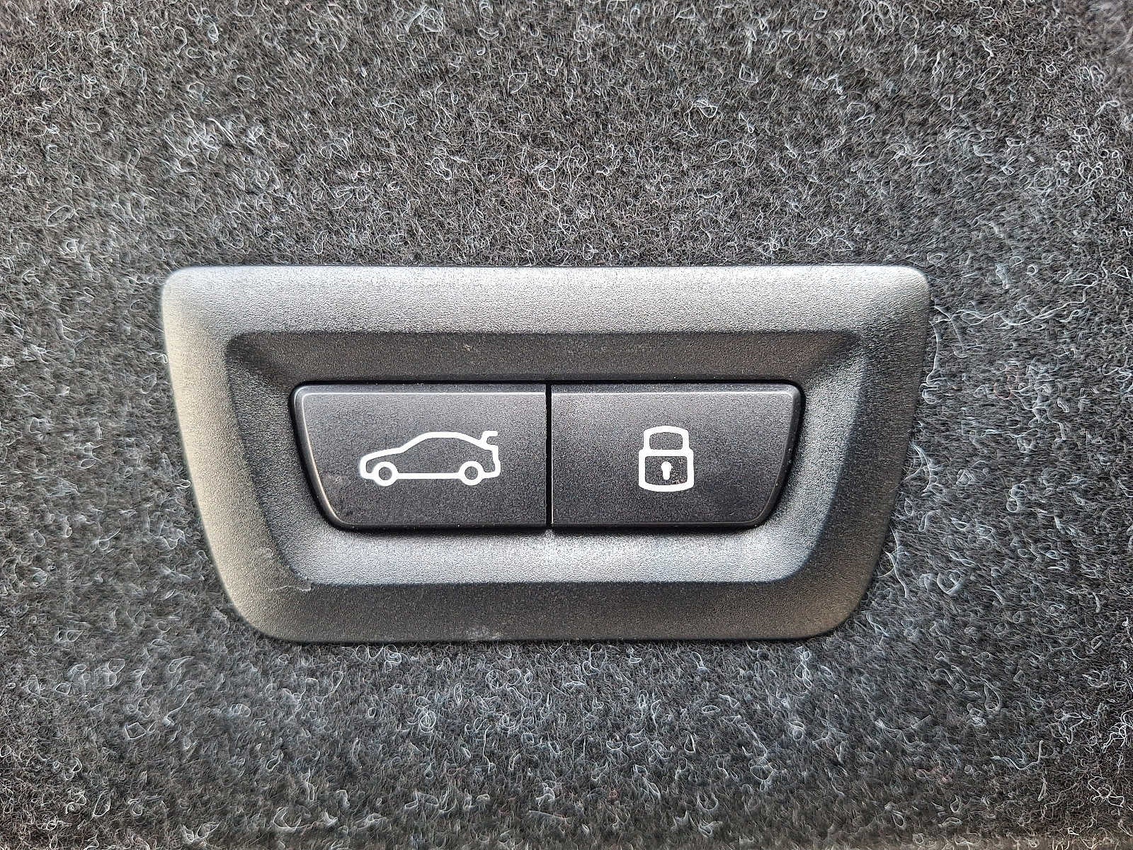 2025 BMW 3 Series 330i xDrive Sedan