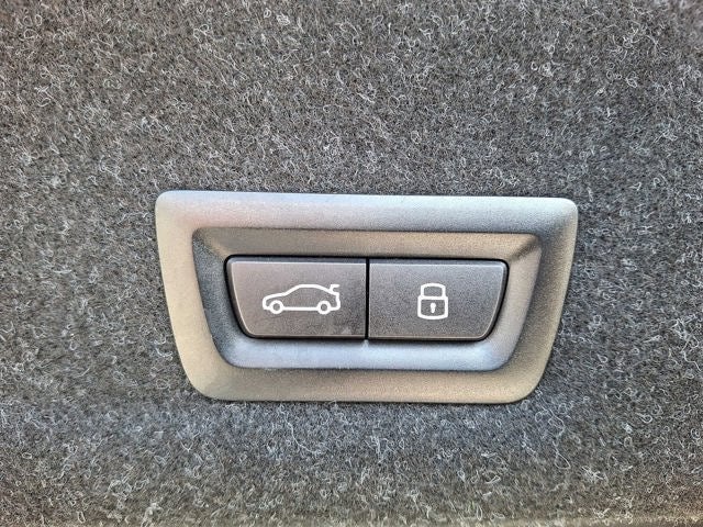 2025 BMW 3 Series 330i xDrive Sedan