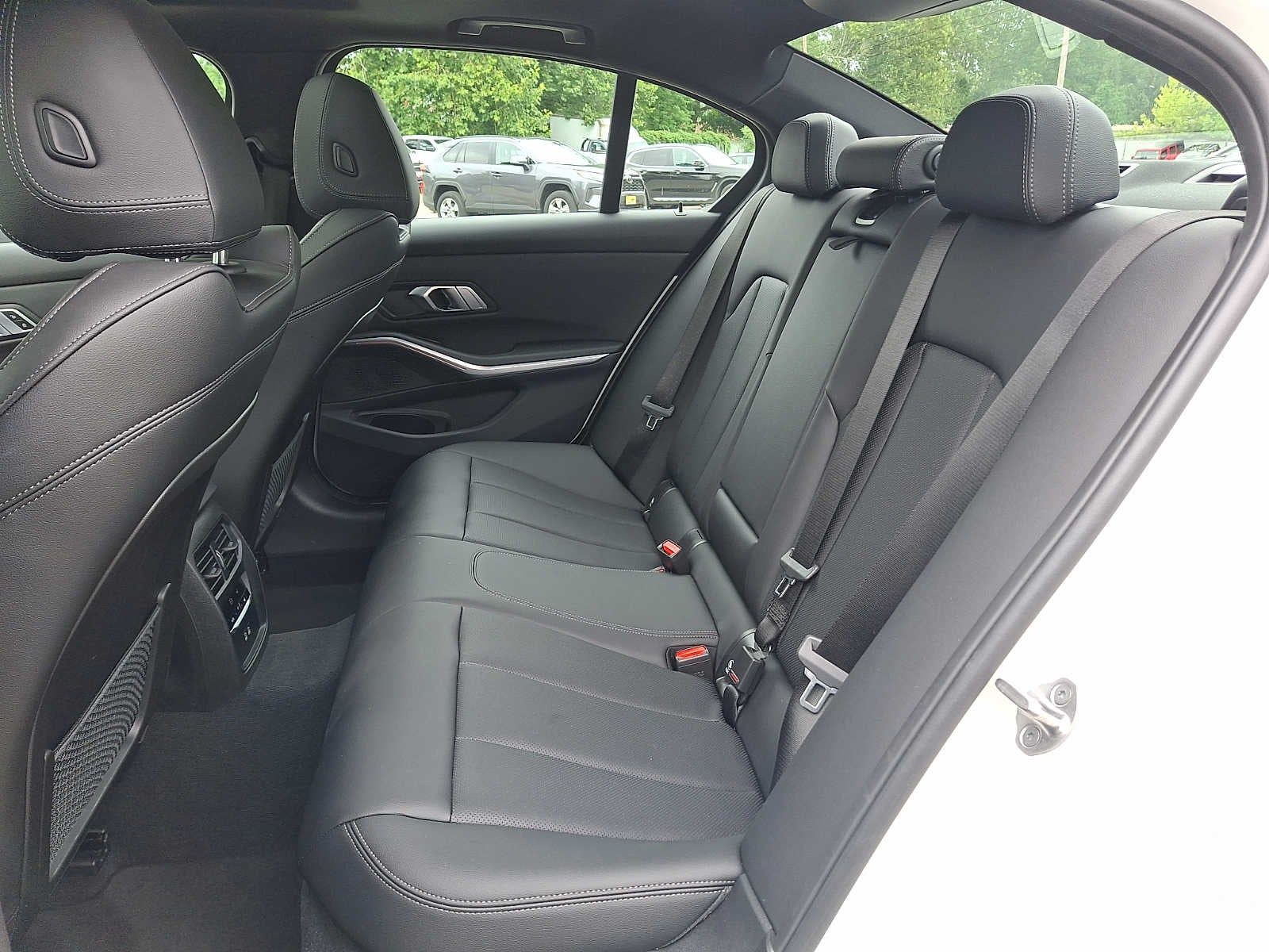 2023 BMW 3 Series 330i xDrive Sedan