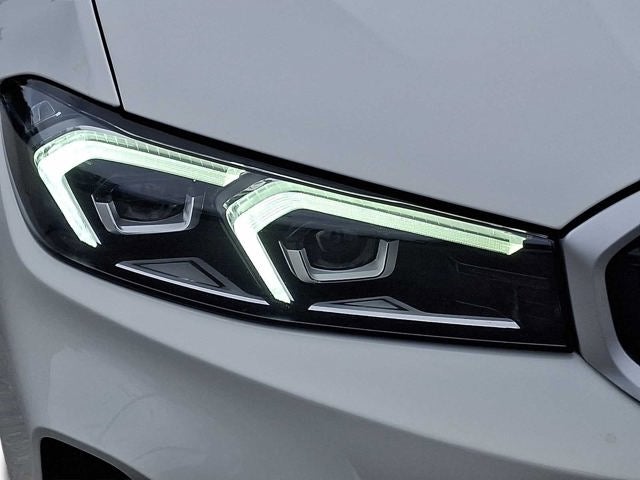 2023 BMW 3 Series 330i xDrive Sedan