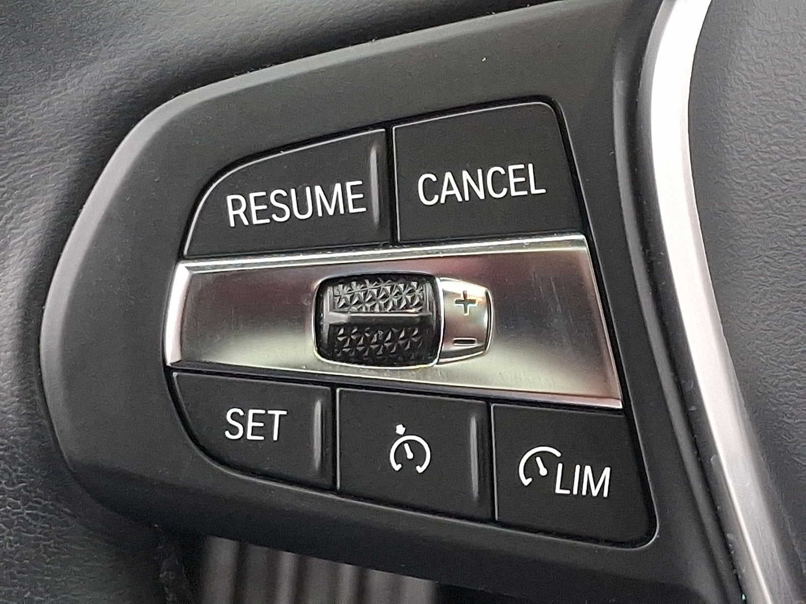 2023 BMW 3 Series 330i xDrive Sedan