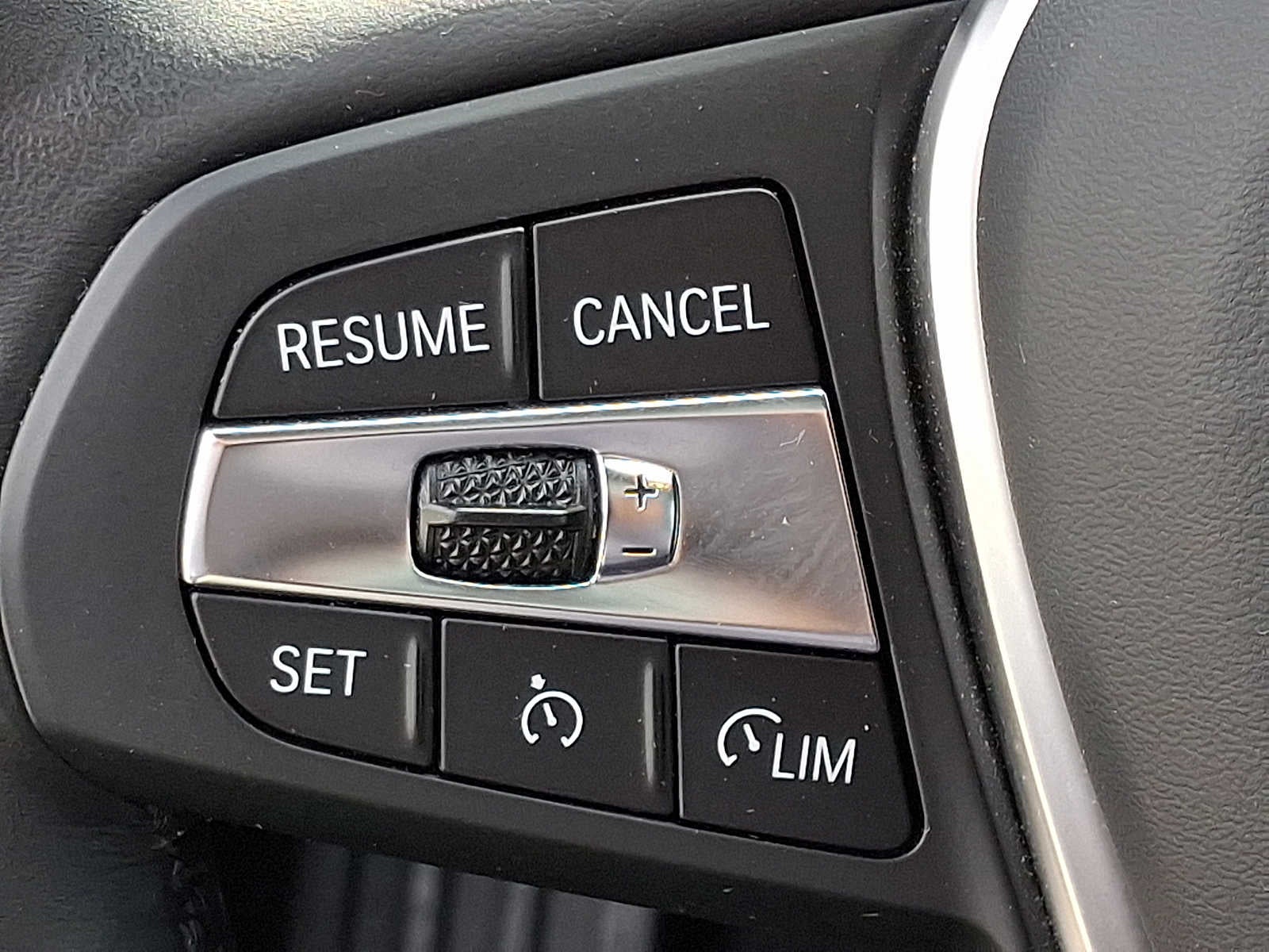 2023 BMW 3 Series 330i xDrive Sedan