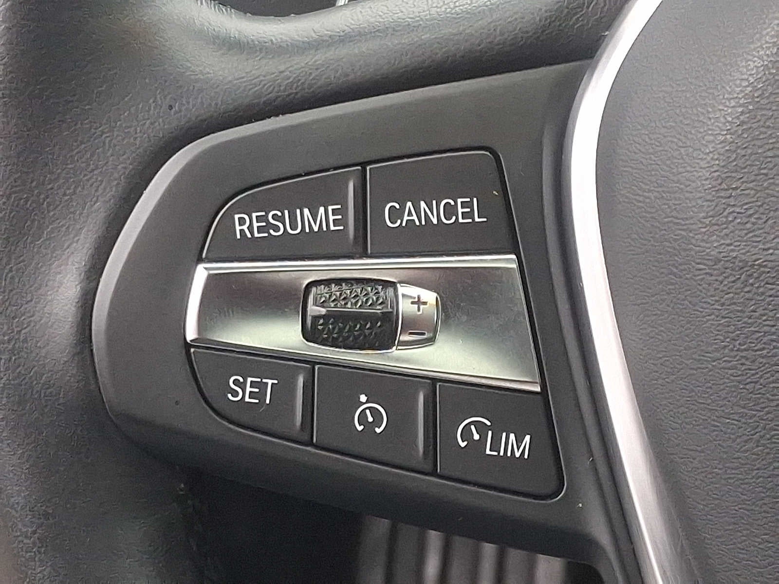 2023 BMW 3 Series 330i xDrive Sedan