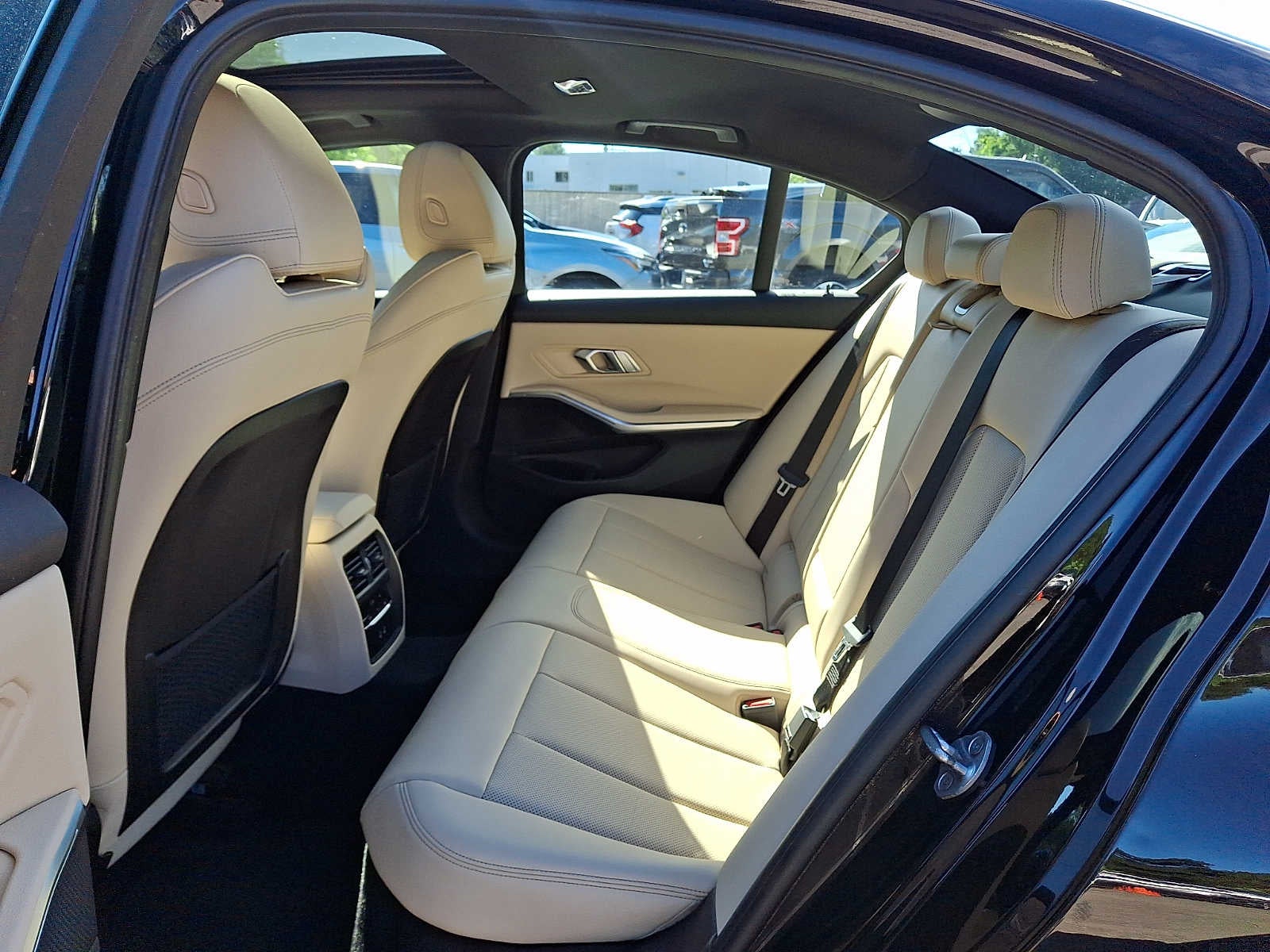 2023 BMW 3 Series 330i xDrive Sedan