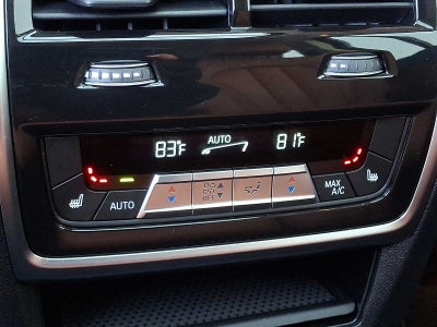 2025 BMW X7 xDrive40i Sports Activity Vehicle