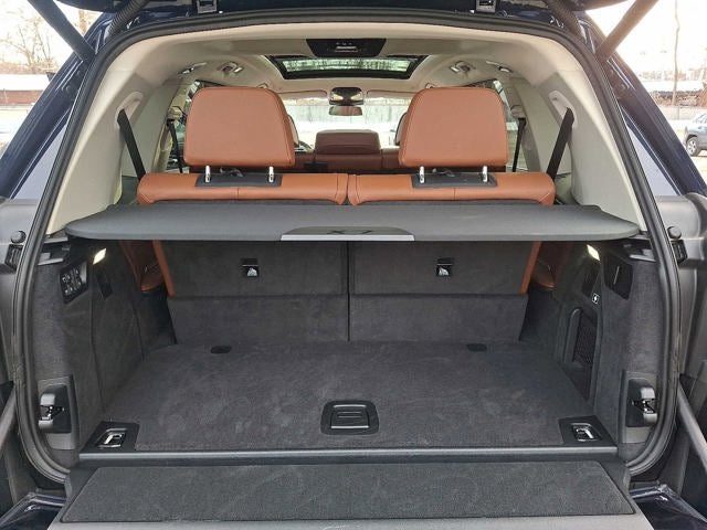 2025 BMW X7 xDrive40i Sports Activity Vehicle