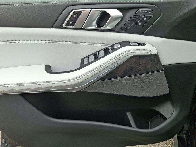 2023 BMW X7 xDrive40i Sports Activity Vehicle