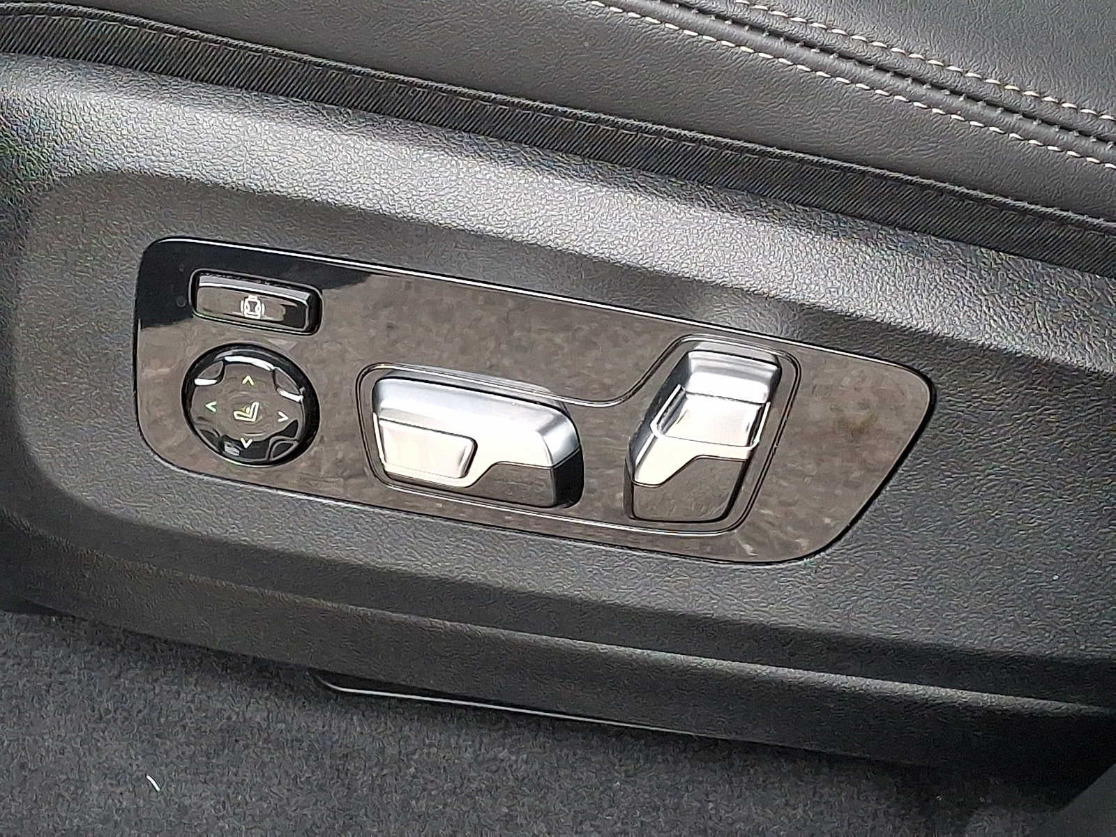 2024 BMW X7 xDrive40i Sports Activity Vehicle