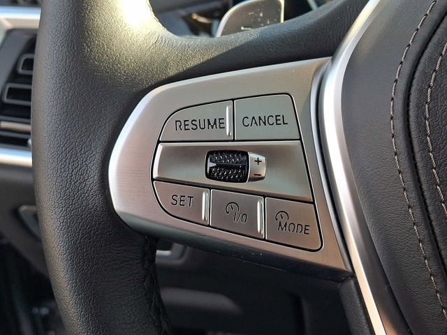 2025 BMW X7 xDrive40i Sports Activity Vehicle
