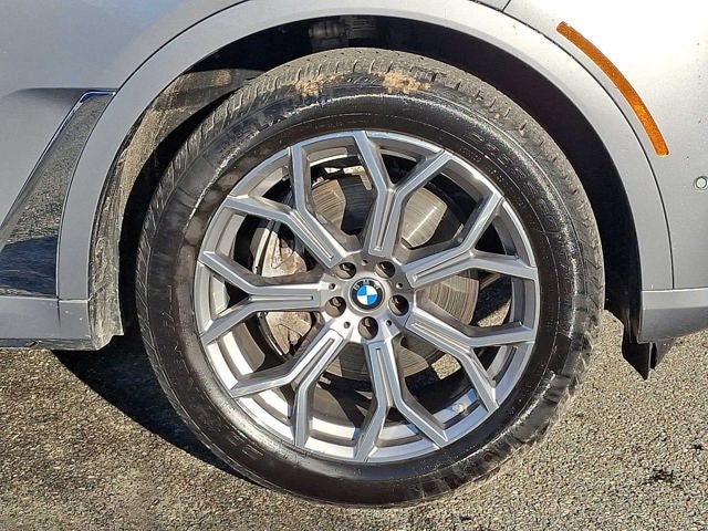 2025 BMW X7 xDrive40i Sports Activity Vehicle