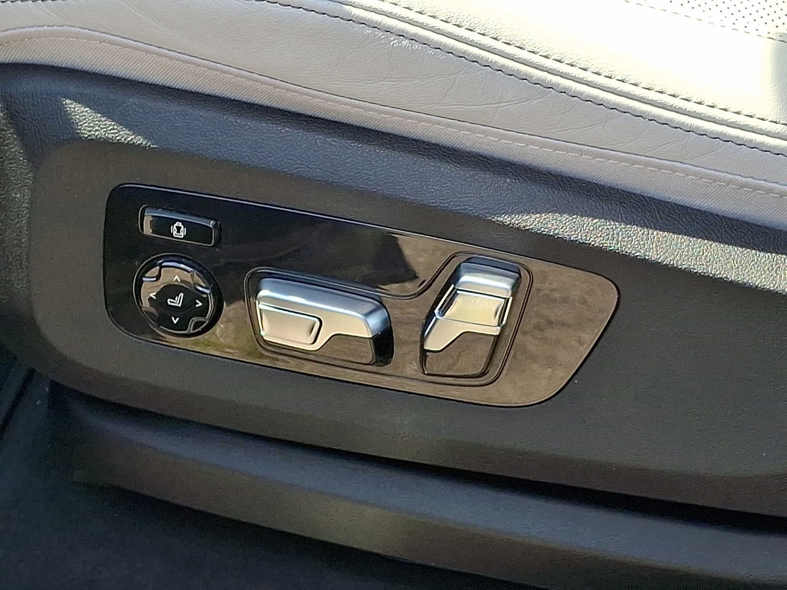 2024 BMW X7 xDrive40i Sports Activity Vehicle