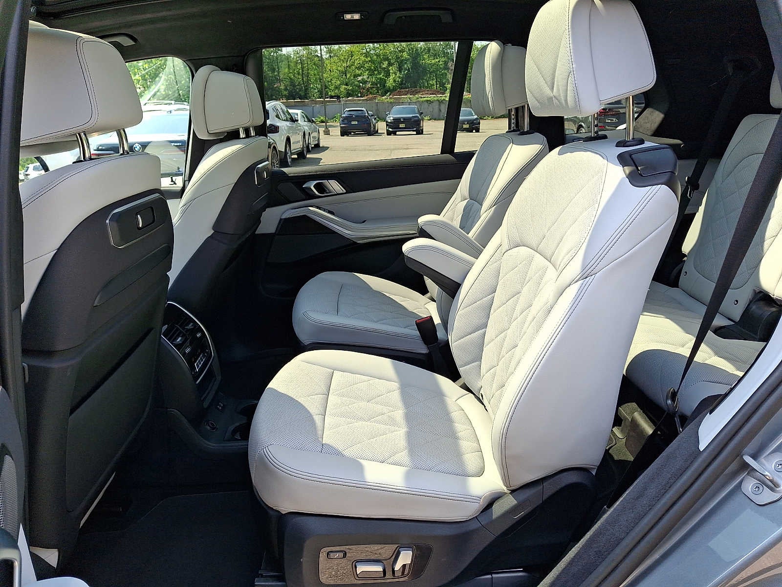 2024 BMW X7 xDrive40i Sports Activity Vehicle