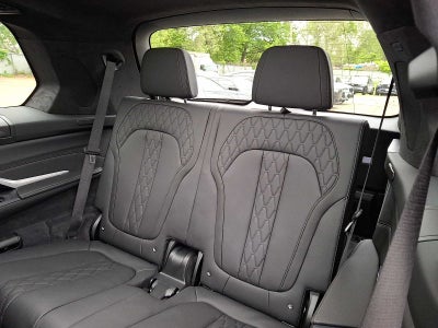 2025 BMW X7 xDrive40i Sports Activity Vehicle