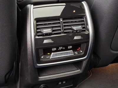 2025 BMW X7 xDrive40i Sports Activity Vehicle