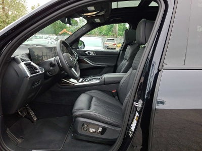 2025 BMW X7 xDrive40i Sports Activity Vehicle