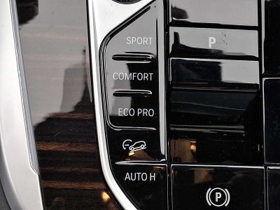 2025 BMW X7 xDrive40i Sports Activity Vehicle