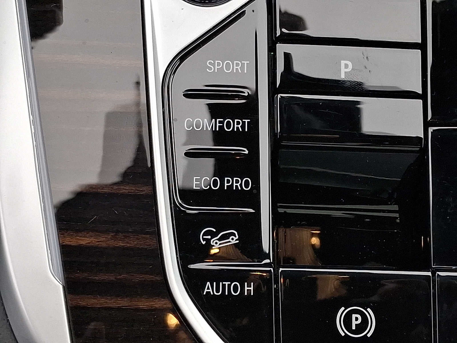 2025 BMW X7 xDrive40i Sports Activity Vehicle