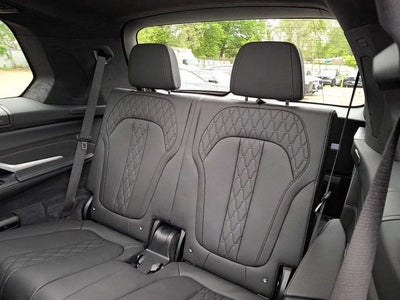 2025 BMW X7 xDrive40i Sports Activity Vehicle