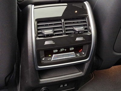 2025 BMW X7 xDrive40i Sports Activity Vehicle