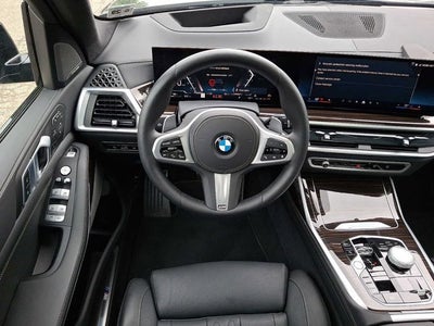 2025 BMW X7 xDrive40i Sports Activity Vehicle