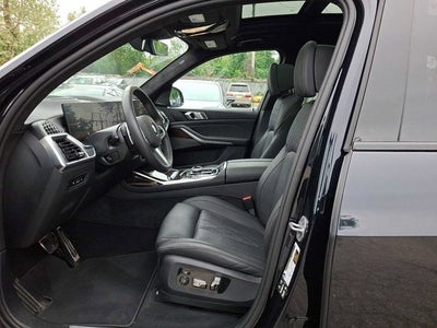 2025 BMW X7 xDrive40i Sports Activity Vehicle