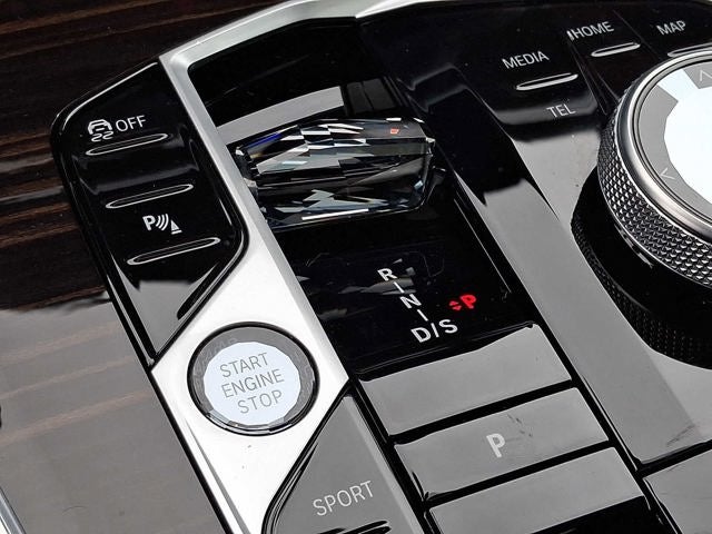 2025 BMW X7 xDrive40i Sports Activity Vehicle