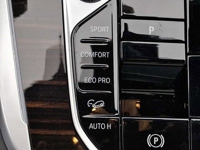 2025 BMW X7 xDrive40i Sports Activity Vehicle