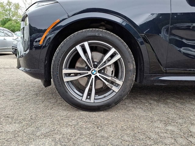 2025 BMW X7 xDrive40i Sports Activity Vehicle