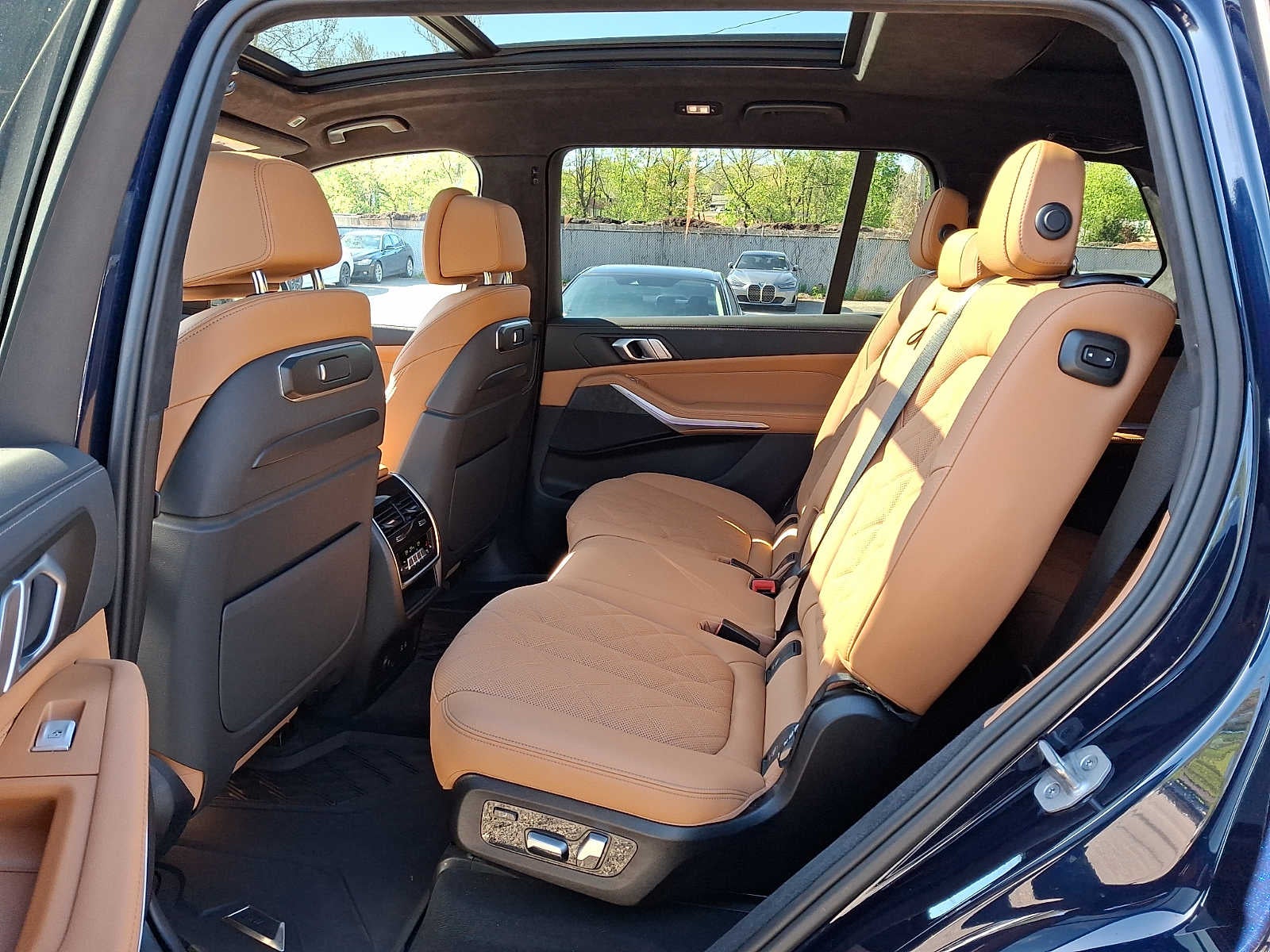 2025 BMW X7 xDrive40i Sports Activity Vehicle