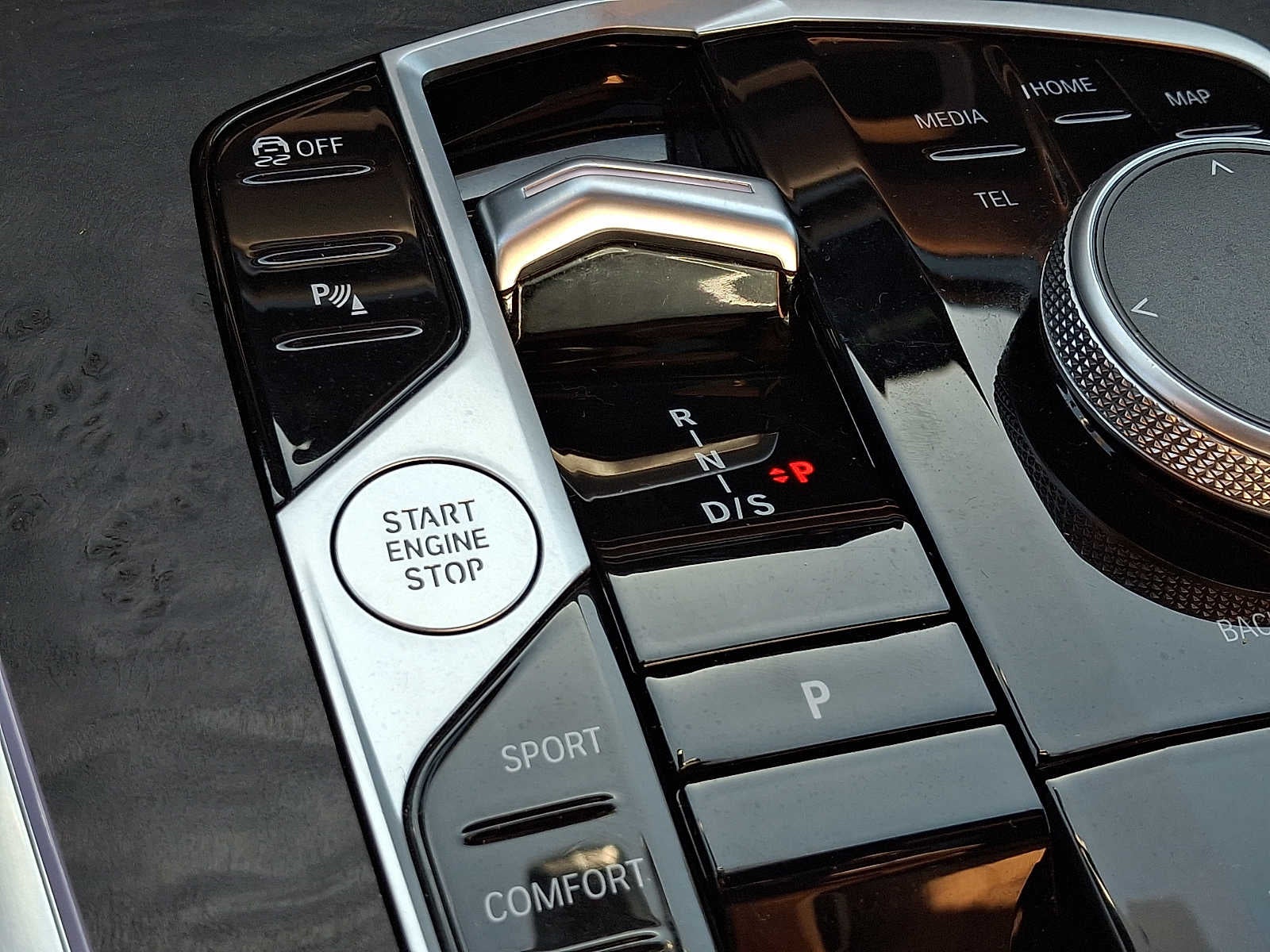 2025 BMW X7 xDrive40i Sports Activity Vehicle