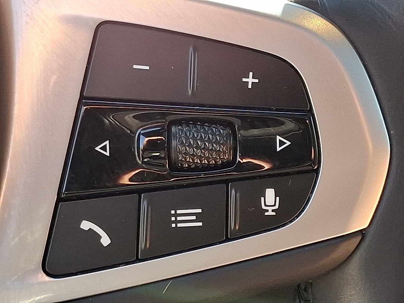 2025 BMW X7 xDrive40i Sports Activity Vehicle