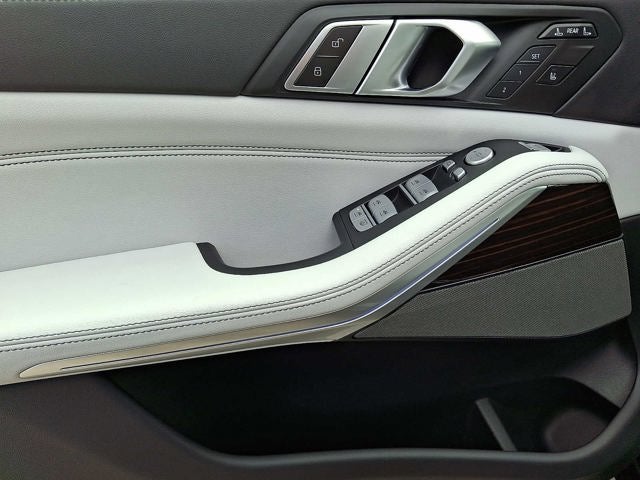2024 BMW X7 xDrive40i Sports Activity Vehicle