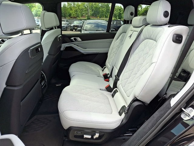 2024 BMW X7 xDrive40i Sports Activity Vehicle